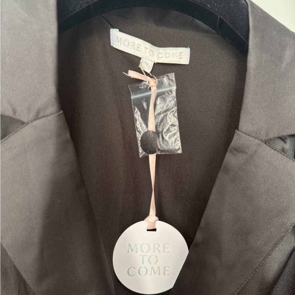 NWT REVOLVE MORE TO COME Julia Blazer Top in Black Size S - Picture 7 of 7
